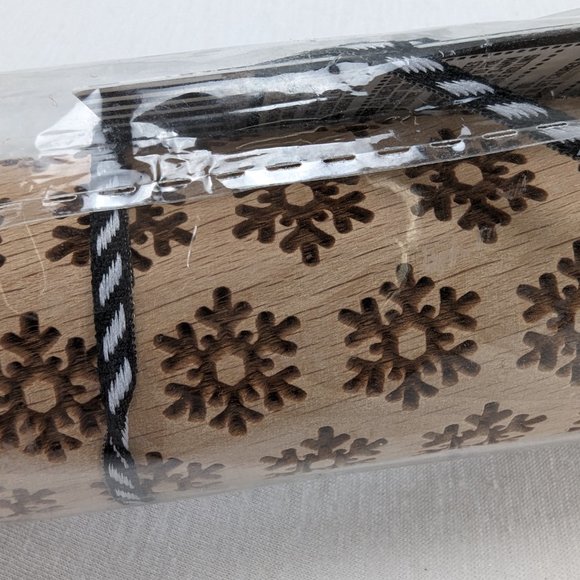 Gia Roma Beech Wood Rolling Pin & Cookie Cutter Snowflakes Handmade New - Picture 4 of 5